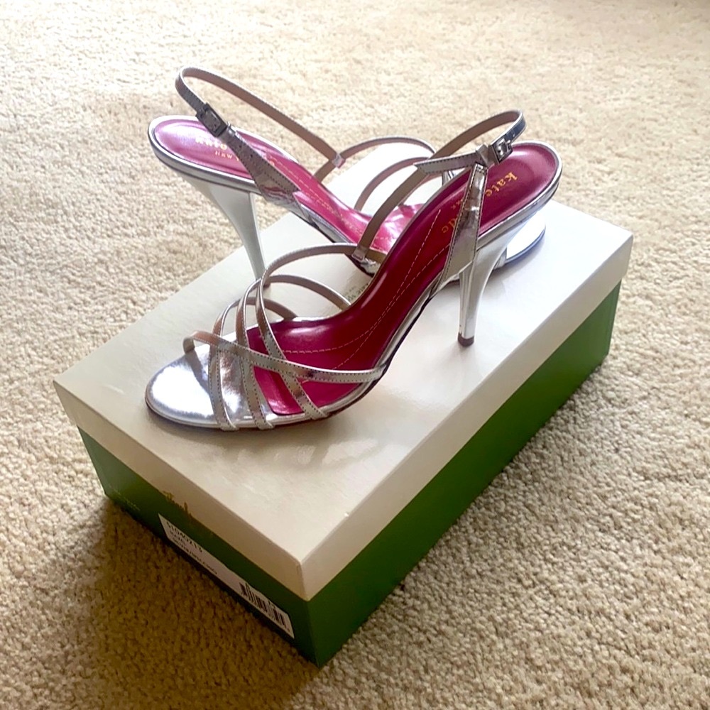 🔥🔥Gorgeous Kate Spade Silver Hazel sandal.  EUC. 🔥🔥